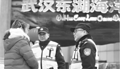 五旬民警春节在东湖边值班4天 吃住都在警务站内
