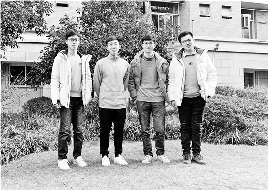 浙大“学霸男团”集体保研 网友：能挑一个小哥哥带回家吗