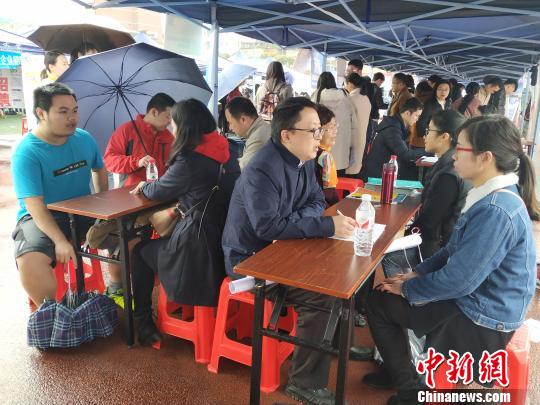 广西举办20余场招聘会助25万高校毕业生就业