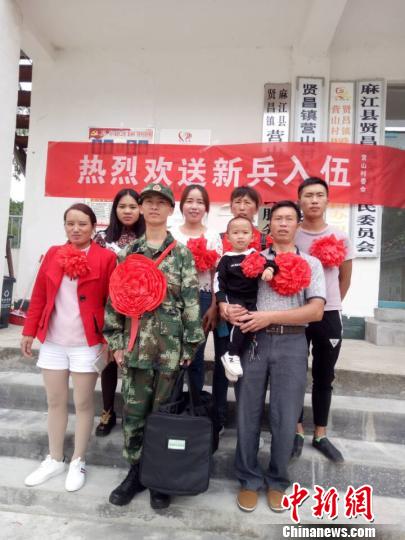“90後”牺牲消防员家属：一直以他为骄傲
