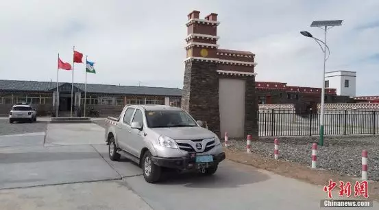 背靠戈壁面朝天，这群驻守在可可西里的年轻人图啥？
