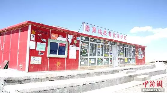 背靠戈壁面朝天，这群驻守在可可西里的年轻人图啥？