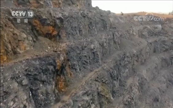 独家调查：这座小山村地面塌陷频发，到底发生了什麽