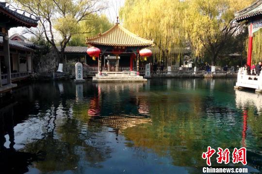济南趵突泉水位连续59天破“橙” 遇停喷危机