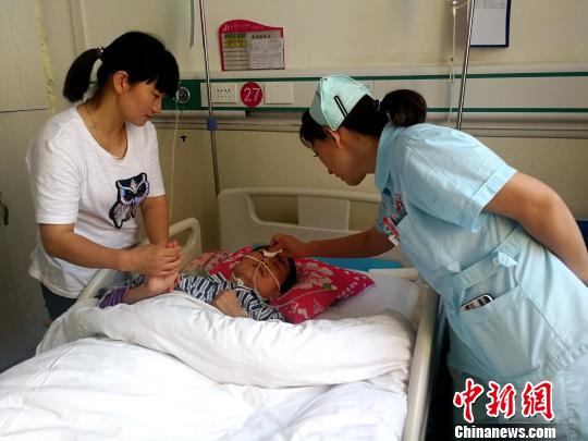 父母放弃儿子救儿媳：“做这个决定有多难不敢想”