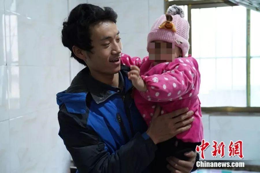 95後父亲连续两年吃咸菜，省下的钱去了哪？