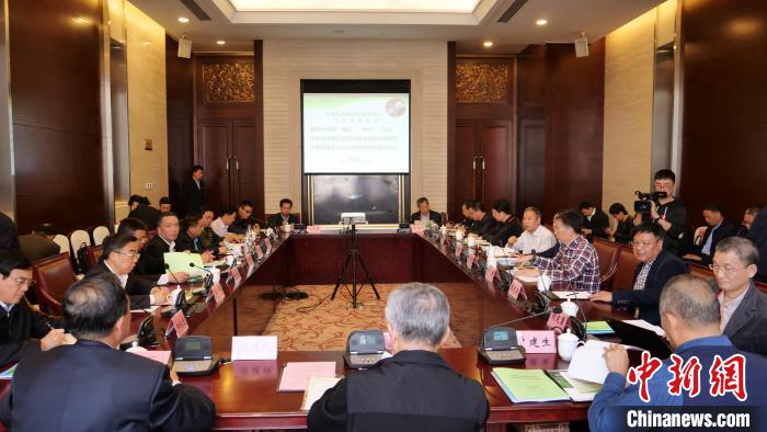 “大熊猫重引入”试验研究专家论证会召开 将在江西择期放归大熊
